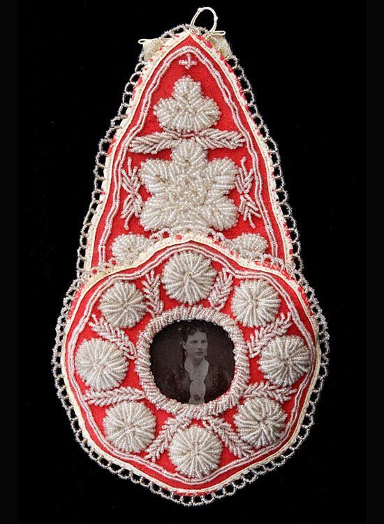 Circa 1860s-1870s Iroquois watch pocket in raised beadwork