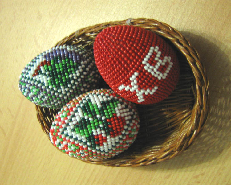 Bead woven Easter eggs by Natasha Razumova