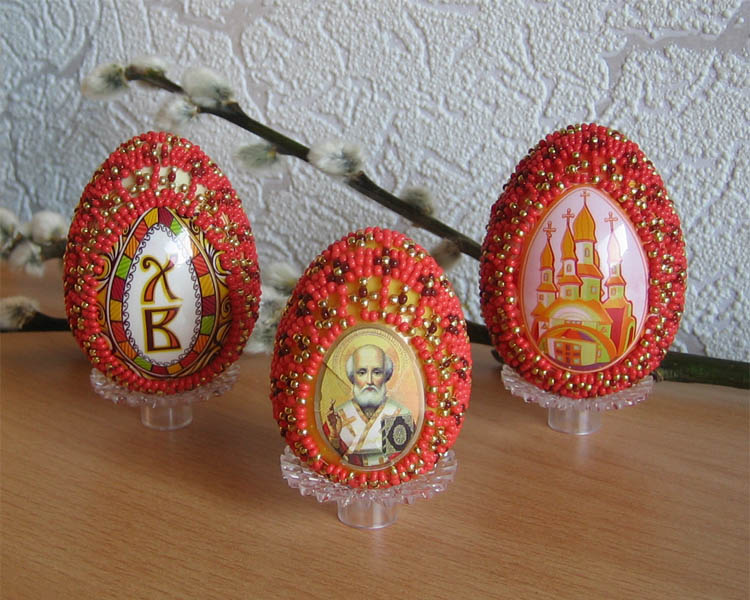 Bead woven Easter eggs by Natasha Razumova