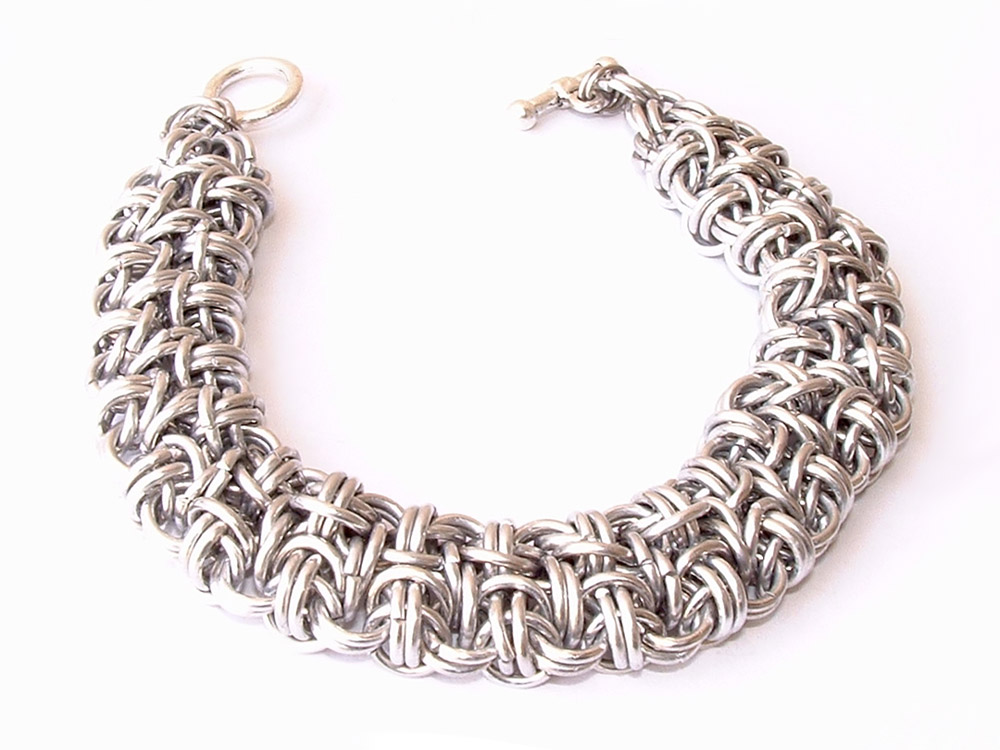 Wirework jewelry by Carina Veling
