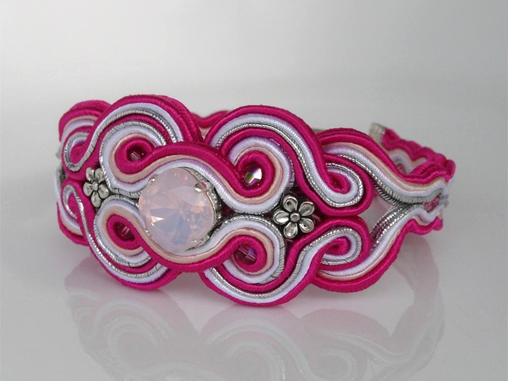 Soutache jewelry by Anneta Valious