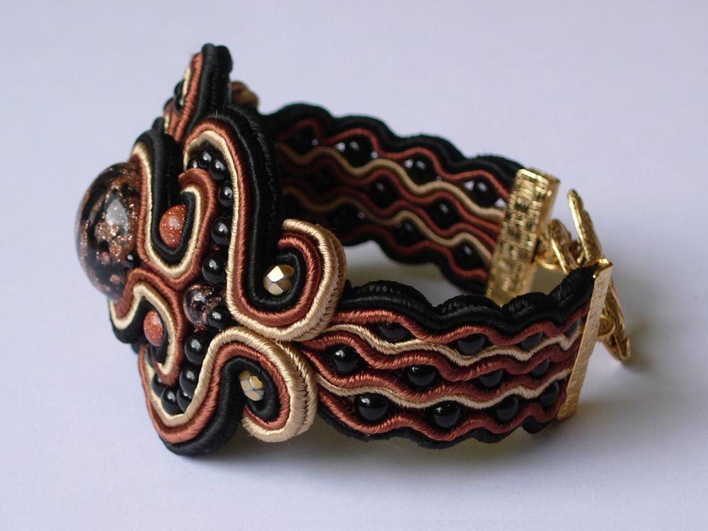 Soutache jewelry by Anneta Valious