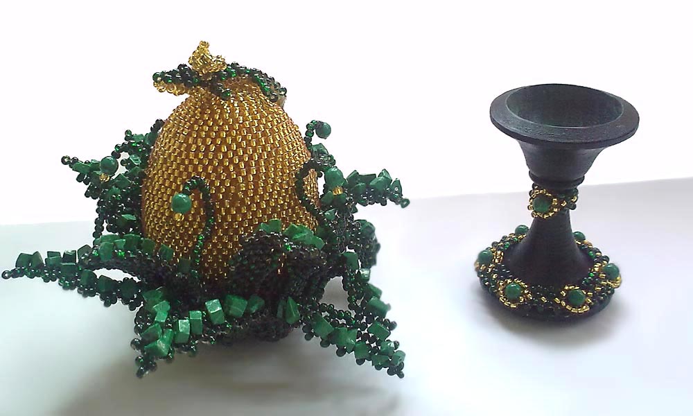 Beaded flowers' jewelry by Victoriya Katamashvili
