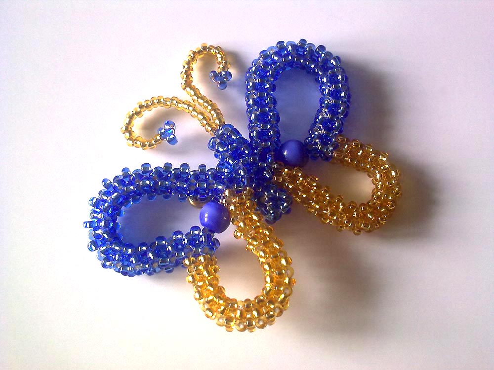 Beaded brooches by Victoriya Katamashvili