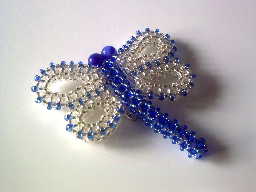 Beaded brooches by Victoriya Katamashvili