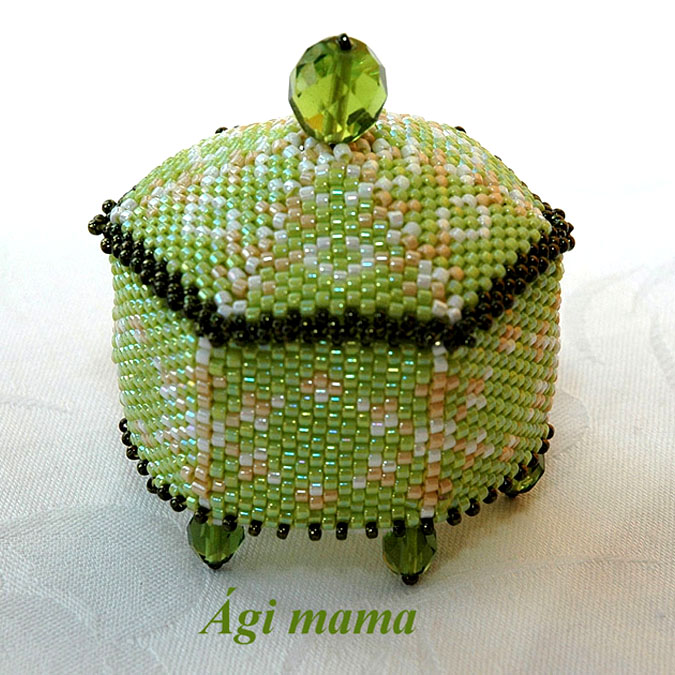 Beaded boxes by Agnes Nyisztor