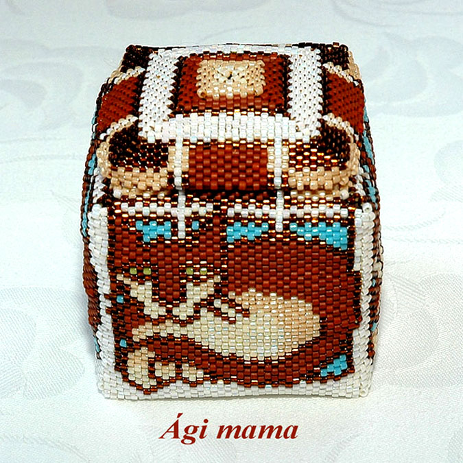 Beaded boxes by Agnes Nyisztor