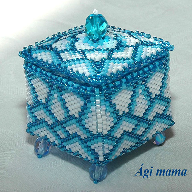 Beaded boxes by Agnes Nyisztor