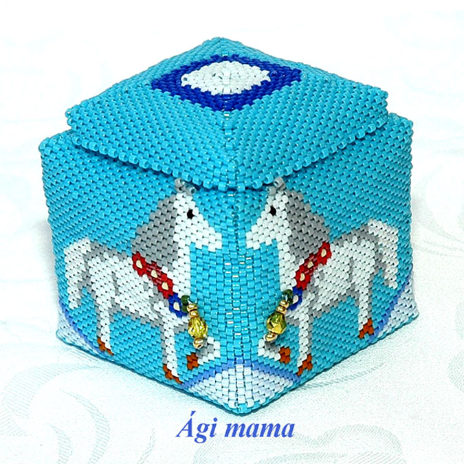 Beaded boxes by Agnes Nyisztor