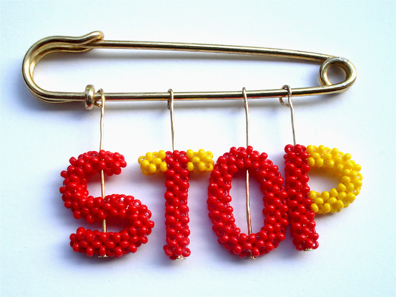 Victoriya Katamashvili. Beaded letters