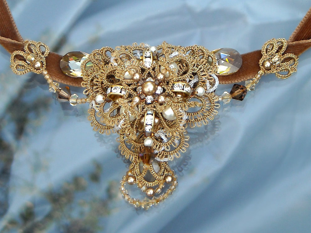 Shuttle tatting with beads objects by Alla Vizir