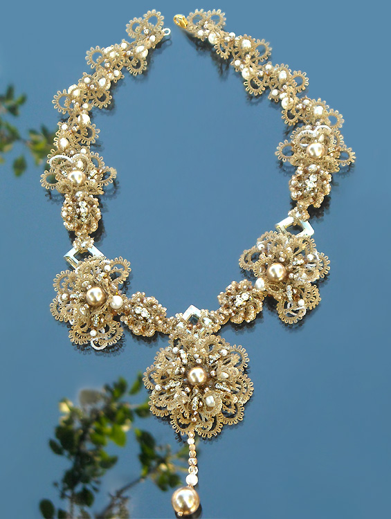 Shuttle tatting with beads objects by Alla Vizir