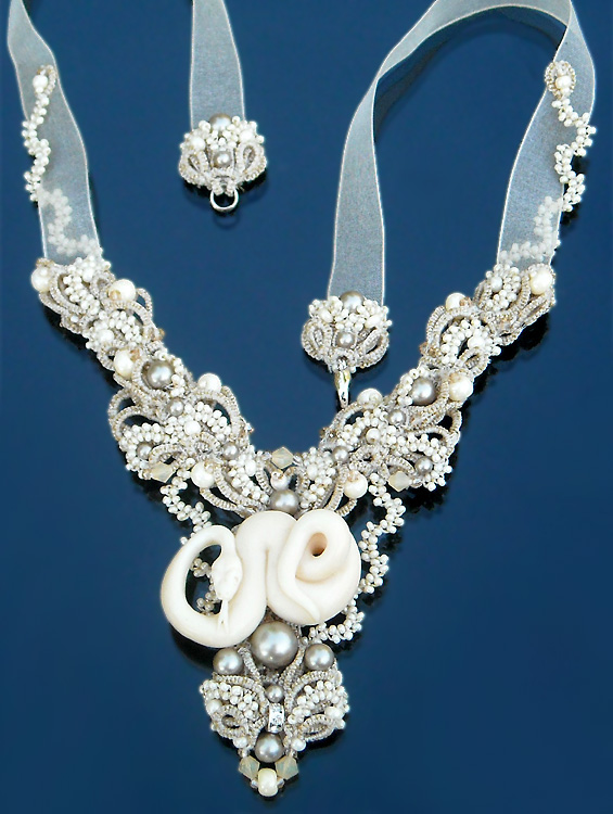 Shuttle tatting with beads objects by Alla Vizir