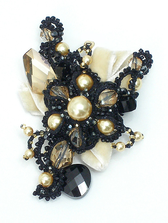 Shuttle tatting with beads objects by Alla Vizir