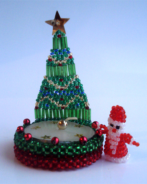 Brick stitch in beadwork by Victoria Katamashvili