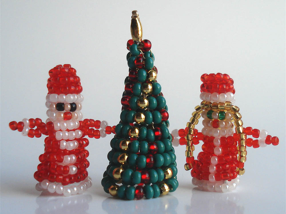 Beaded New Year decorations by Victoria Katamashvili