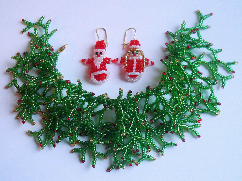 Beaded New Year decorations by Victoria Katamashvili