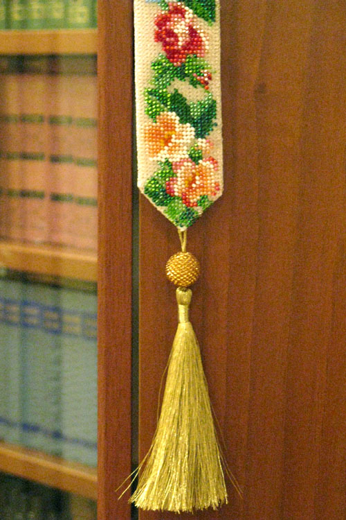 Bead artwork by Yulia Kapustina