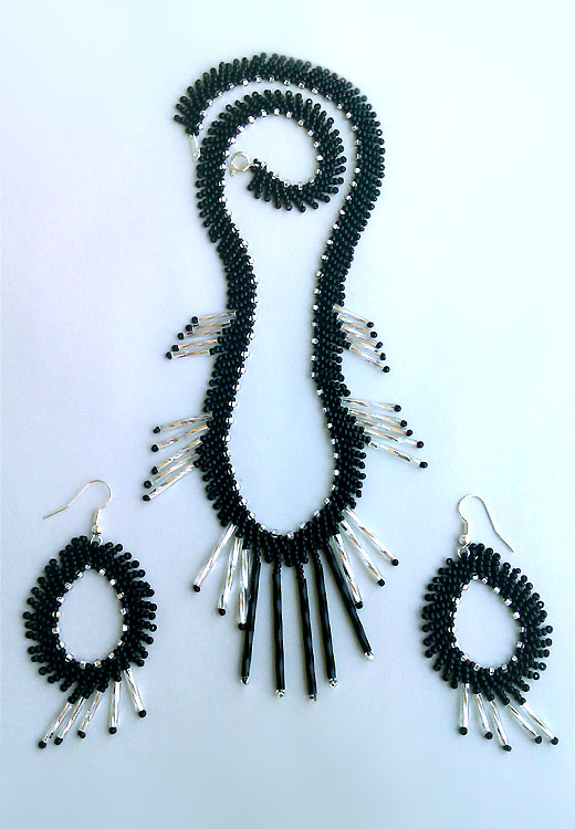 Victoriya Katamashvili. Using St. Petersburg chain stitches in jewelry design