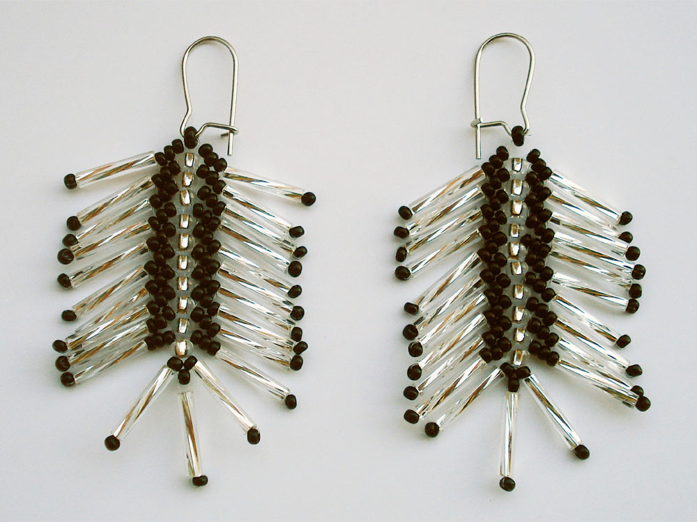 Victoriya Katamashvili. Using St. Petersburg chain stitches in jewelry design