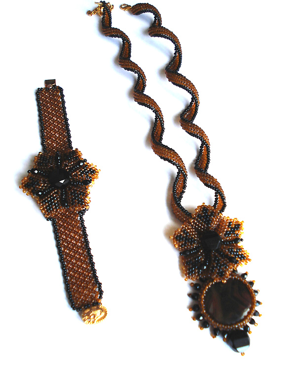 Beadwork by Tatiana Naumchik