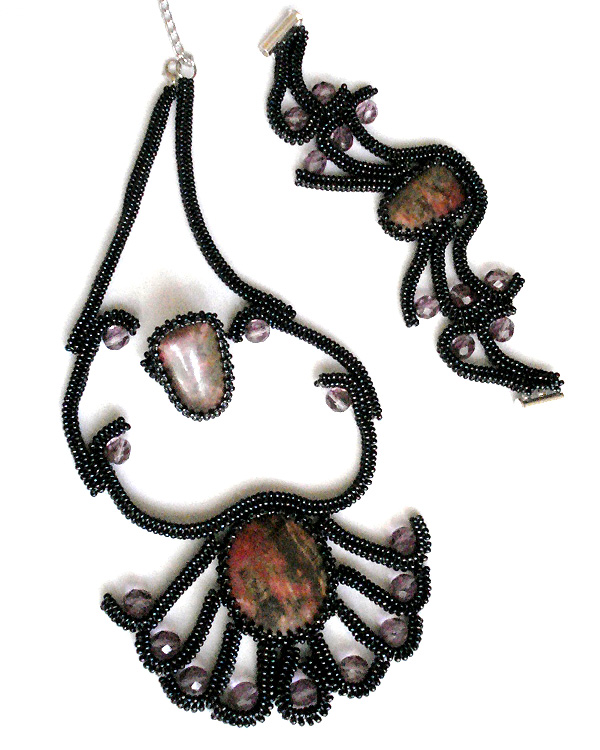 Beadwork by Tatiana Naumchik