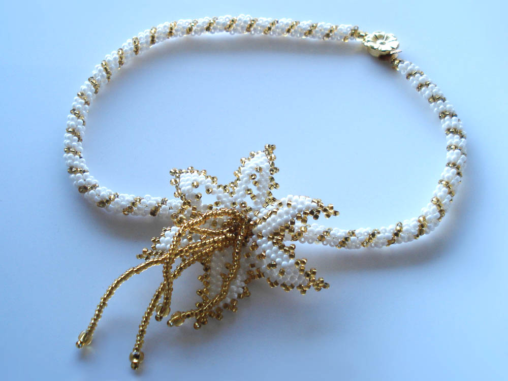 Beadwork by Victoria Katamashvili. Peyote rope in jewelry
