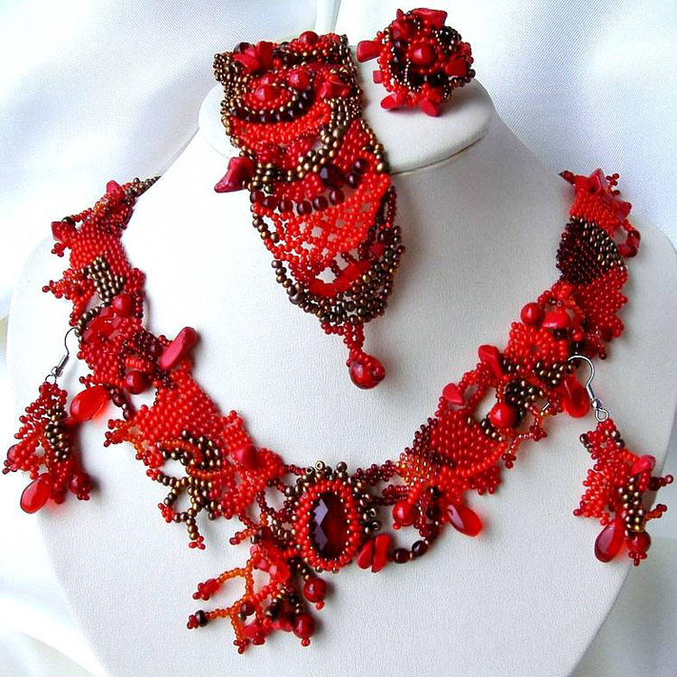 Free form beaded jewelry by Ibolya Barkoczi