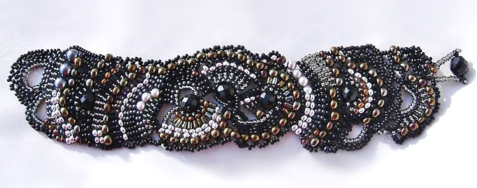 Free form beaded jewelry by Ibolya Barkoczi
