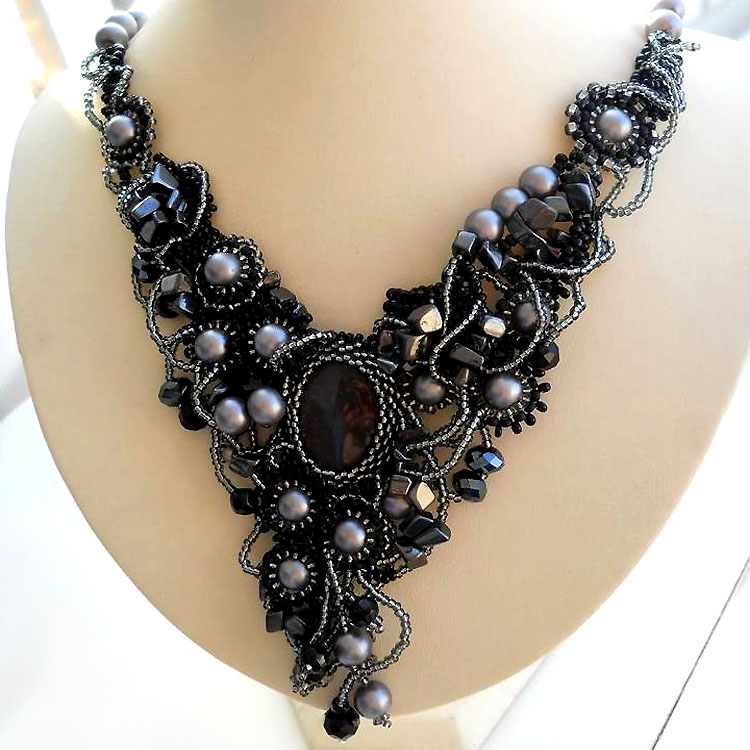Free form beaded jewelry by Ibolya Barkoczi