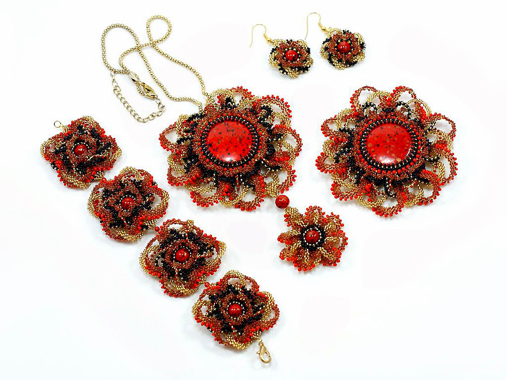 Bead artwork by Irina Slobodyanik