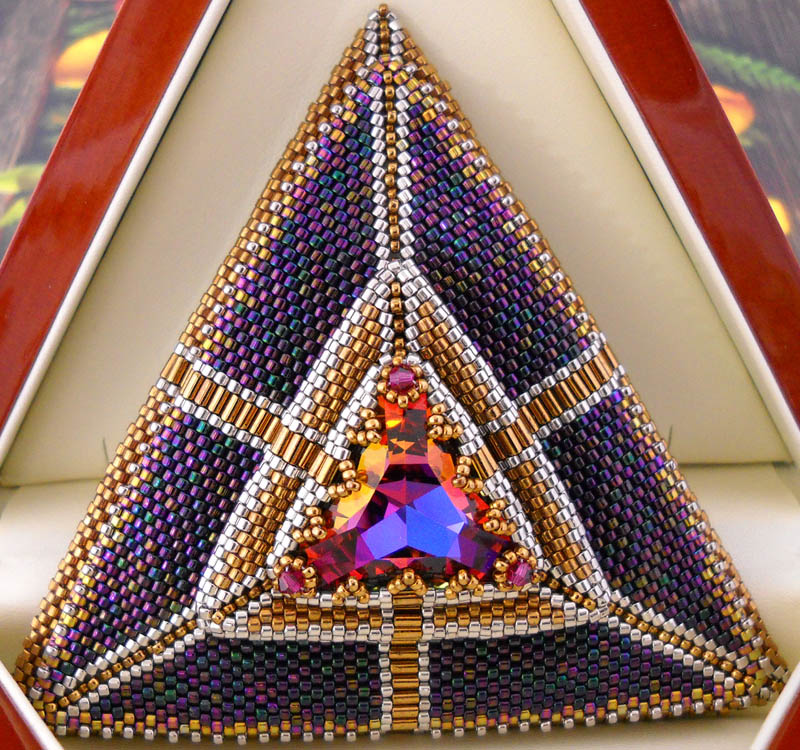 Bead artwork by Eva Maria Keiser