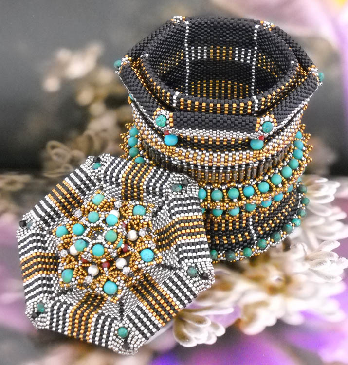 Bead artwork by Eva Maria Keiser