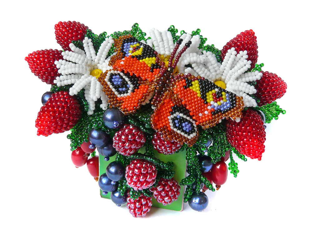 Bead artwork by Alexandra Matveenko