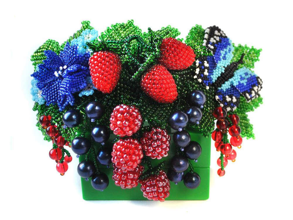Bead artwork by Alexandra Matveenko