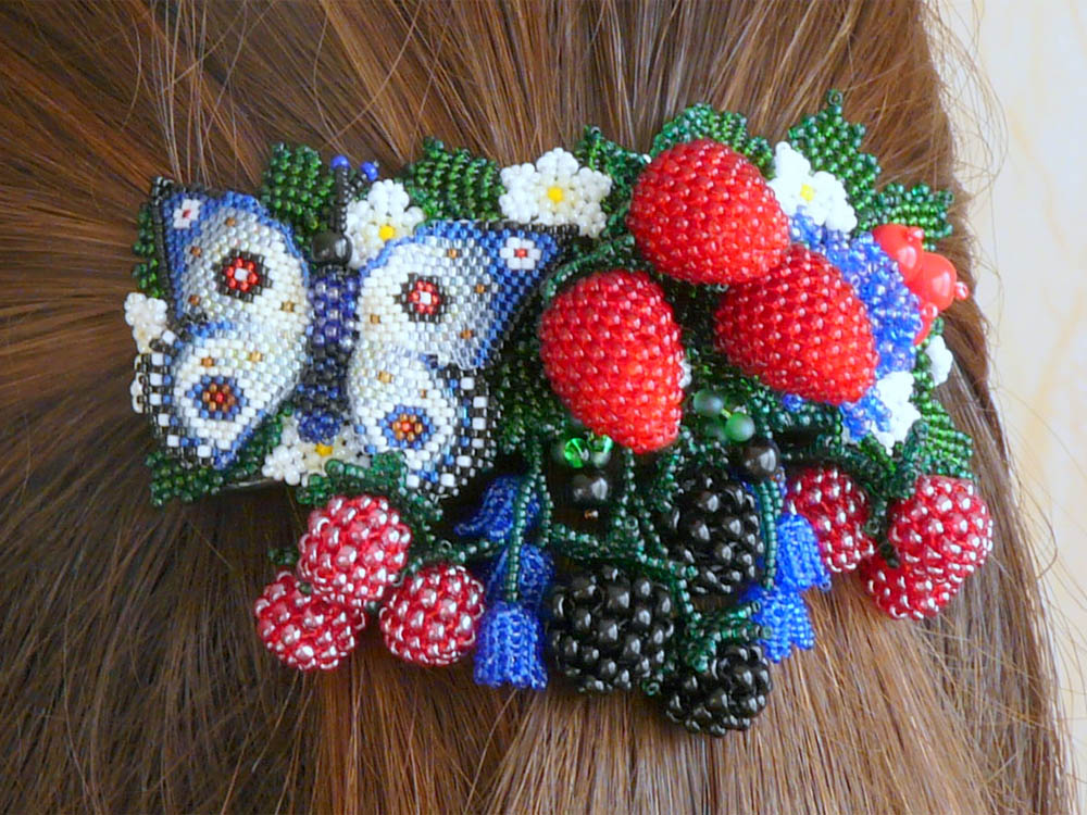 Bead artwork by Alexandra Matveenko
