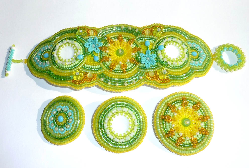 Beadwork by Ulyana Moldovyan