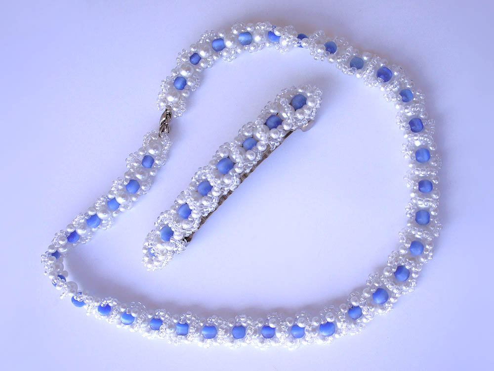 Victoriya Katamashvili. Right angle weave stitch in jewelry