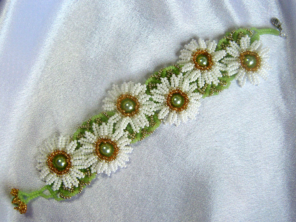 Bead artwork by Orna Voloh