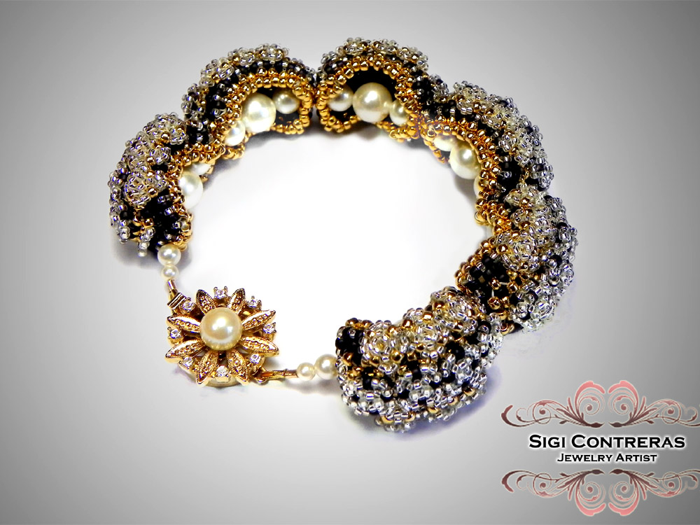 Bead artwork by Sigi Contreras