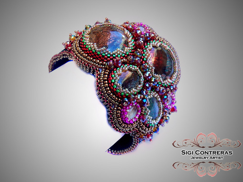 Bead artwork by Sigi Contreras