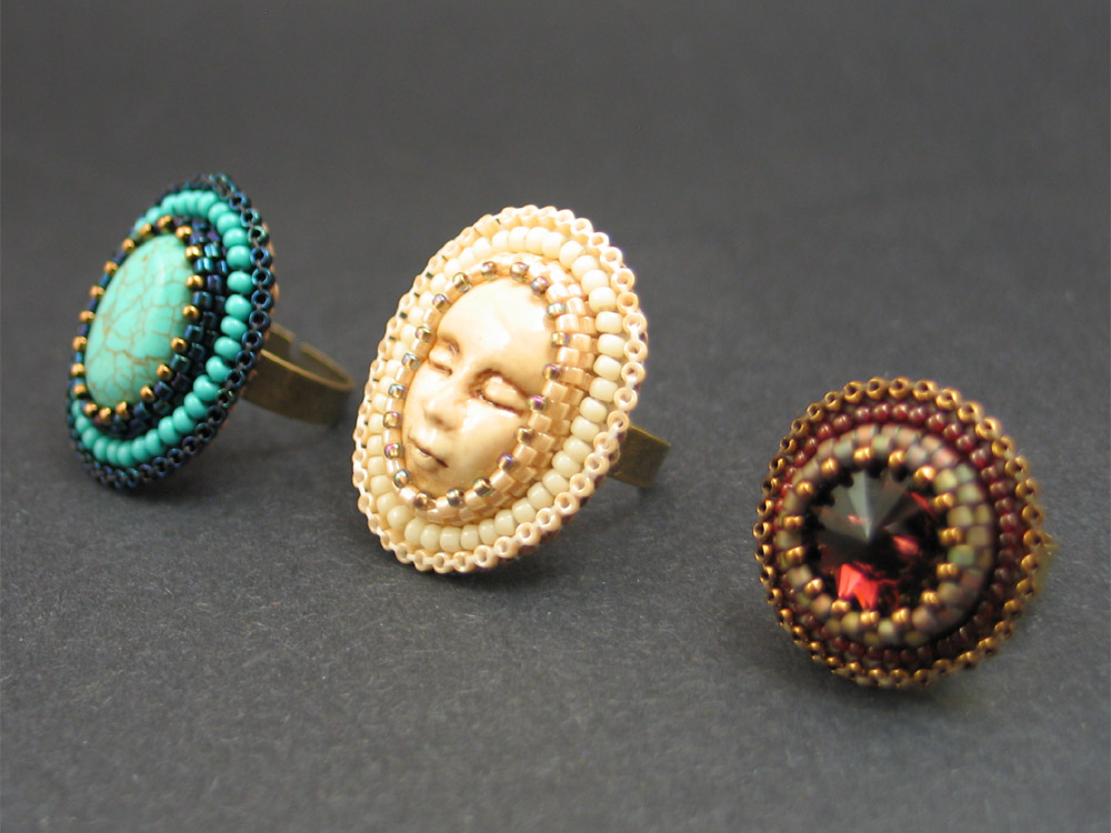 Bead art by Varvara Efimova.
