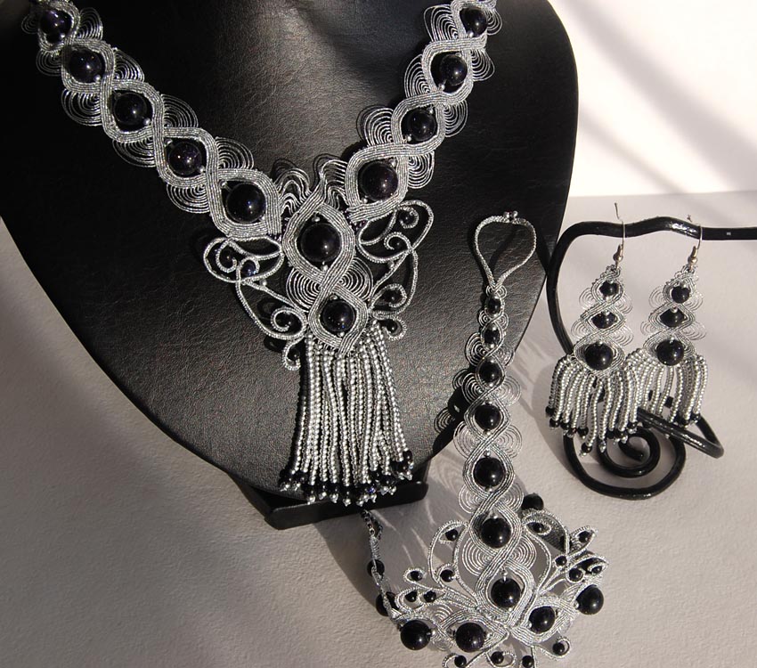 Micro-macrame jewelry by Elena Miklush
