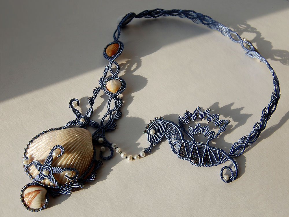 Micro-macrame jewelry by Elena Miklush