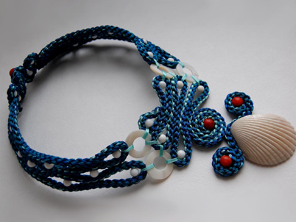 Micro-macrame jewelry by Elena Miklush