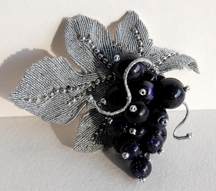 Micro-macrame jewelry by Elena Miklush