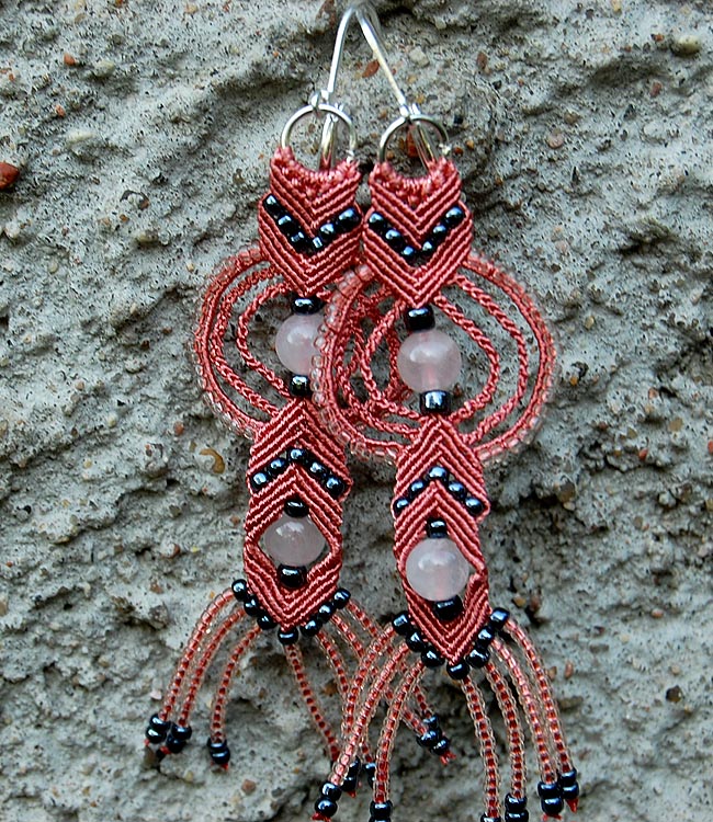 Micro-macrame jewelry by Elena Miklush