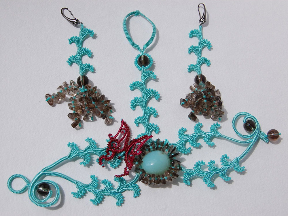 Micro-macrame jewelry by Elena Miklush