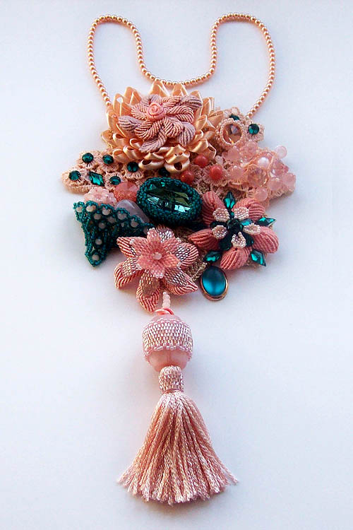 Micro-macrame jewelry by Lyubov Pavlova