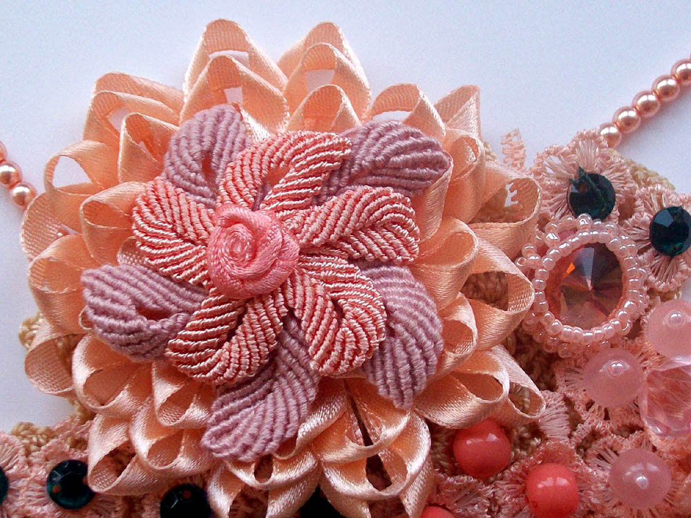 Micro-macrame jewelry by Lyubov Pavlova